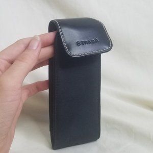 Black Strada Glasses Holder